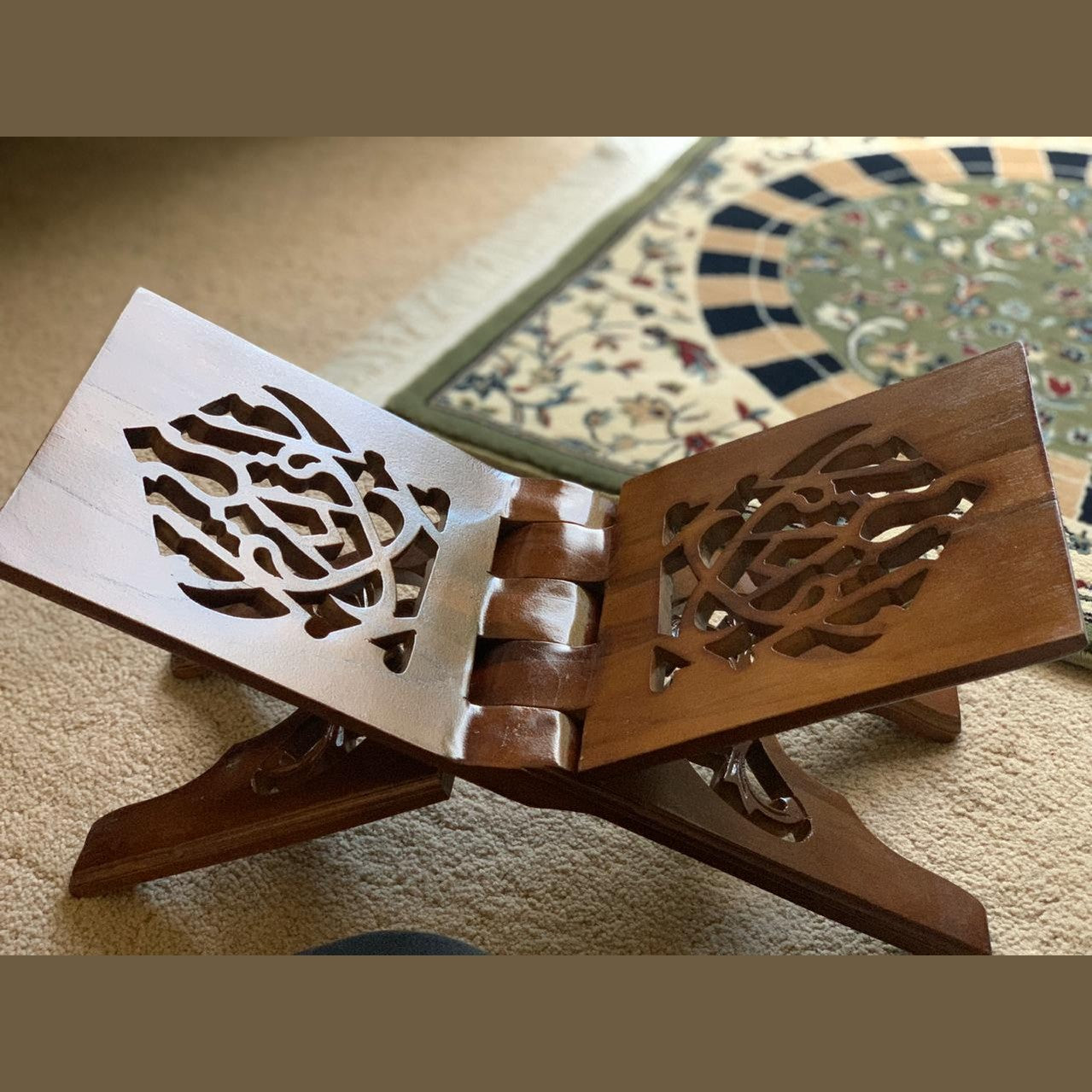 Exotic Designs Musallah Prayer Mat Combo With Quraan Desk - Burgundy