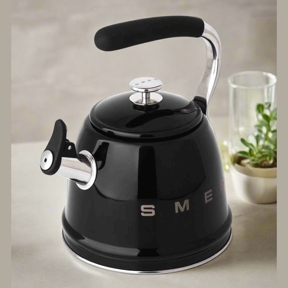Smeg Whistling Stovetop Kettle - Black