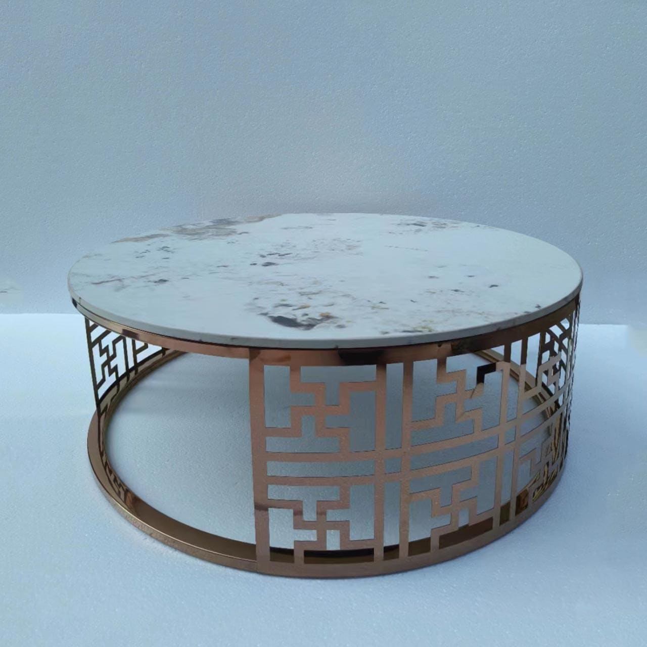MWCTRG06 Round White And Gold Coffee Table