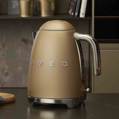 Smeg 1.7L Retro Cordless Kettle - Matte Champagne