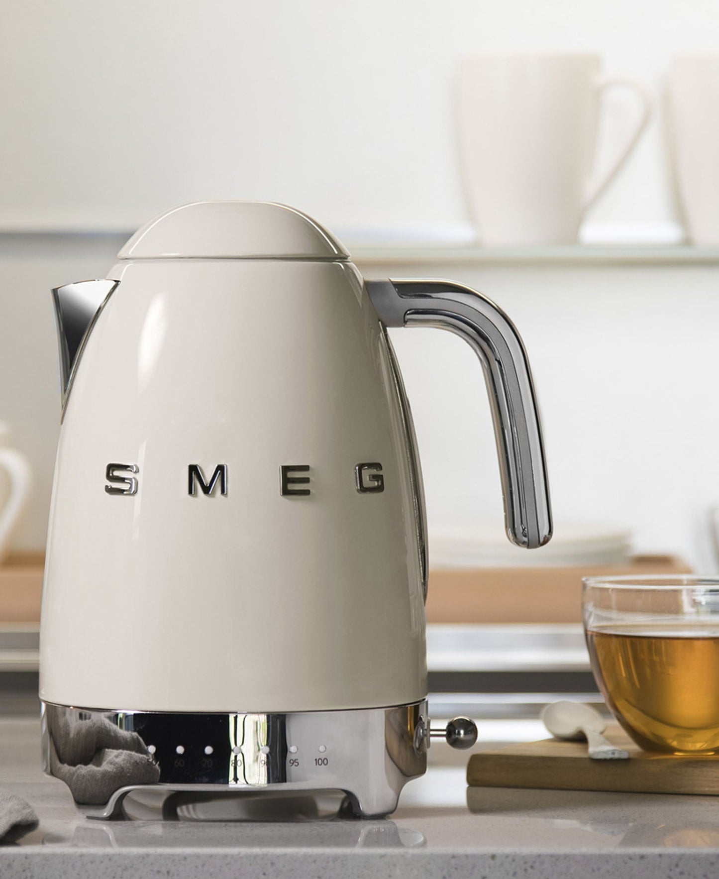 Smeg 50's Style Retro Variable Temperature Kettle - Cream